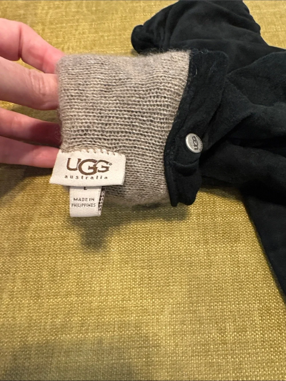 UGG Black Leather, cashmere lined Tech Gloves